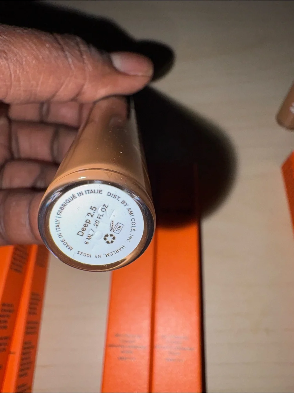 AMI COLÉ Rich 2 Warm Brown Skin-Enhancing Concealer
